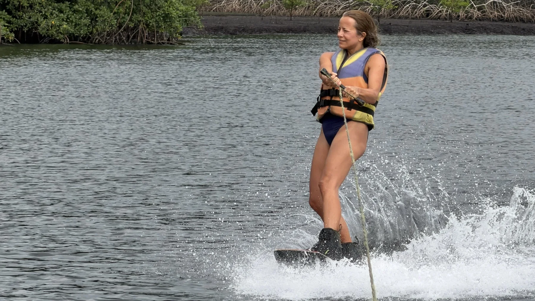 Wakeboard sur la rivière Tsini